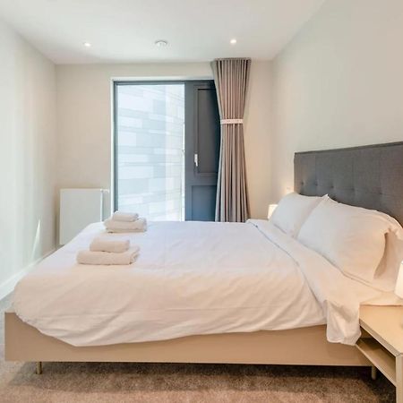 Modern Apartments In Brentford 2 Minutes Walk From Kew Bridge Exterior foto
